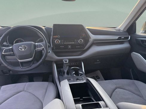 Certified 2023 Toyota Highlander LE image 13