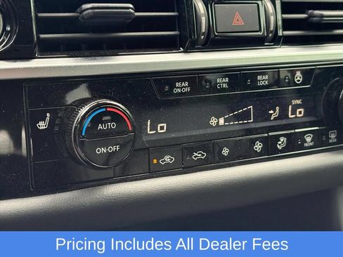 Certified 2023 Nissan Pathfinder SL w/ Black Appearance Package AWD/4WD image 15