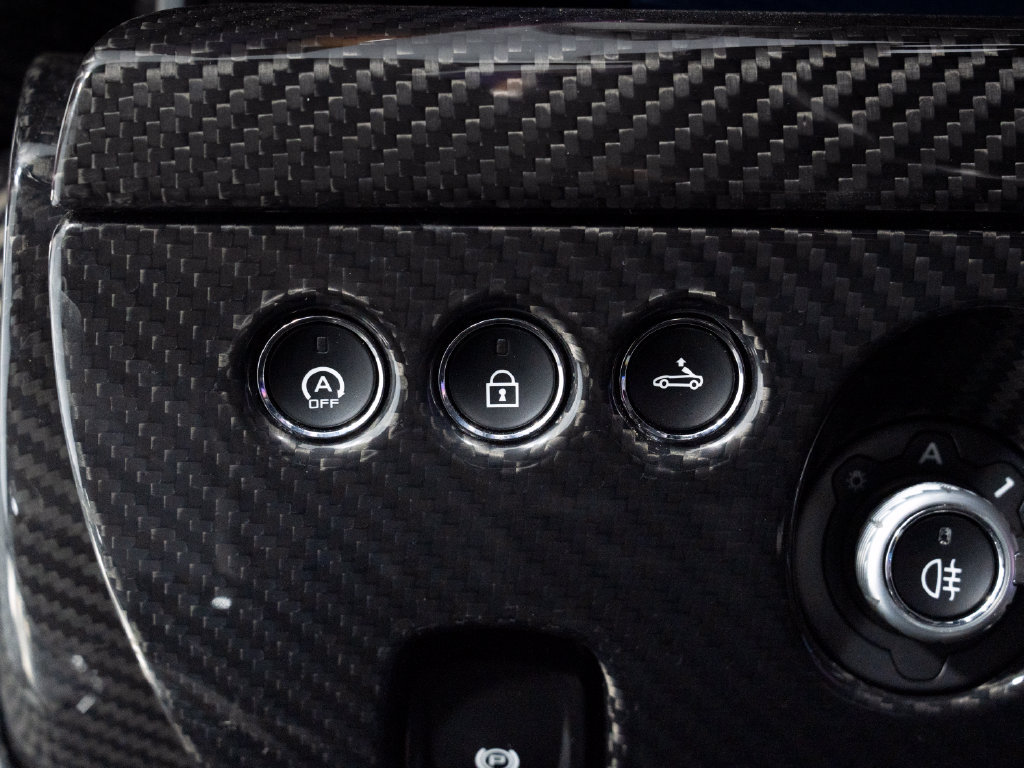 Used 2021 McLaren Elva RWD image 99