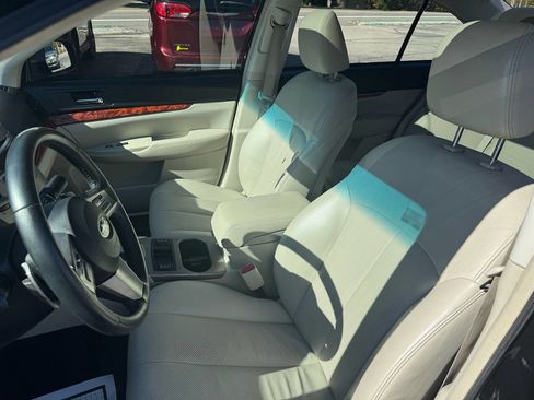 Used 2011 Subaru Legacy 2.5i Limited image 18