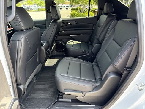 New 2026 Chevrolet Traverse Z71 w/ Enhanced Driving Package AWD/4WD image 12