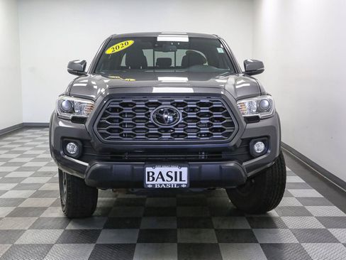 Used 2020 Toyota Tacoma TRD Off-Road w/ Technology Package AWD/4WD image 3