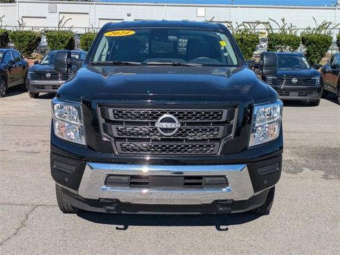 Used 2024 Nissan Titan SV w/ SV Convenience Package image 8