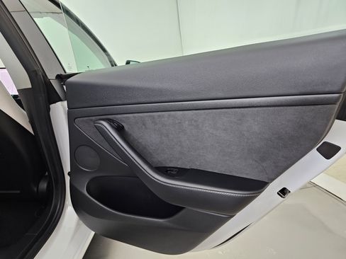 Used 2021 Tesla Model 3 Standard Range Plus image 28