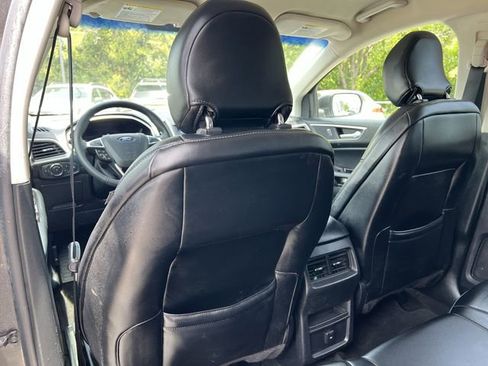 Used 2019 Ford Edge SEL w/ Equipment Group 201A FWD image 23