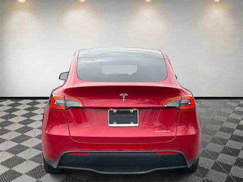 Used 2021 Tesla Model Y Long Range image 3