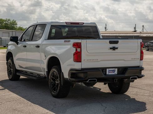 Used 2025 Chevrolet Silverado 1500 Custom Trail Boss w/ LPO, Dark Essentials Package AWD/4WD image 5