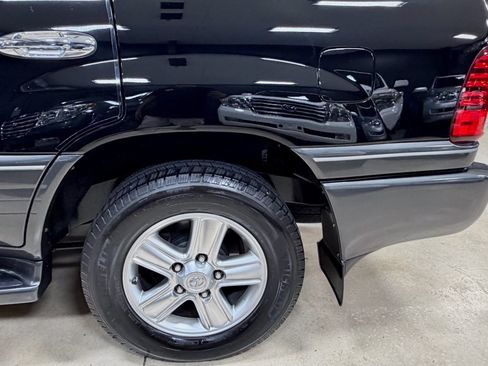 Used 2007 Lexus LX 470 4WD w/ Limited Edition image 16
