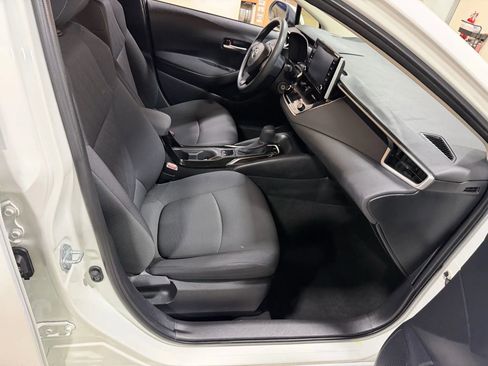 Used 2021 Toyota Corolla LE w/ Carpet Mat Package (TMS) image 36