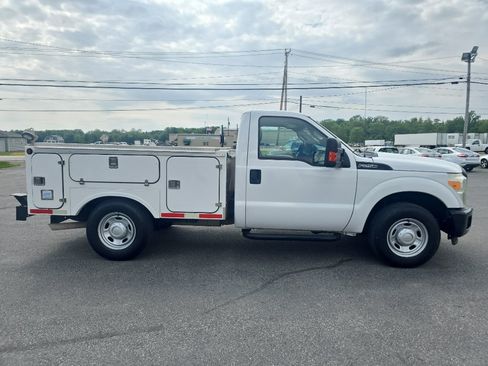 Used 2014 Ford F250 XL w/ Power Equipment Group RWD image 5