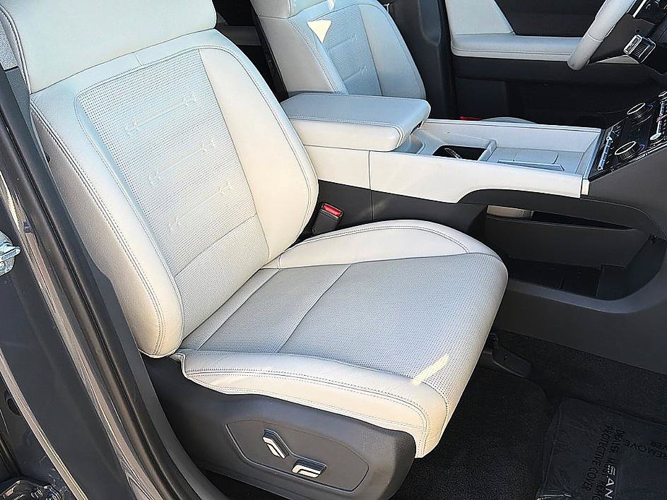 Certified 2025 Hyundai Santa Fe Limited FWD image 24