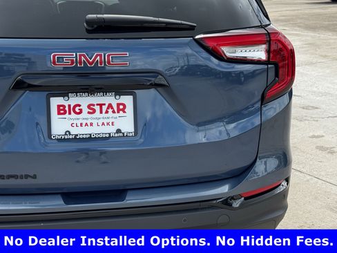 Used 2024 GMC Terrain SLE w/ Driver Convenience Package FWD image 10