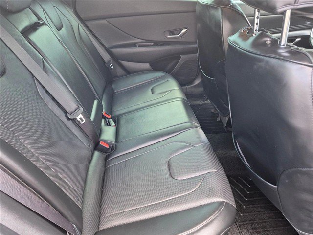 Used 2023 Hyundai Elantra Limited FWD image 19
