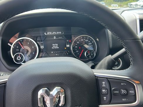 New 2025 RAM 5500 4x4 Regular Cab image 22