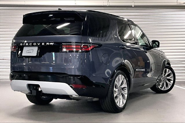New 2026 Land Rover Discovery Limited Edition AWD/4WD image 4