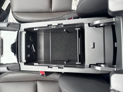 New 2026 MAZDA MAZDA3 Hatchback w/Premium Plus Pkg image 30