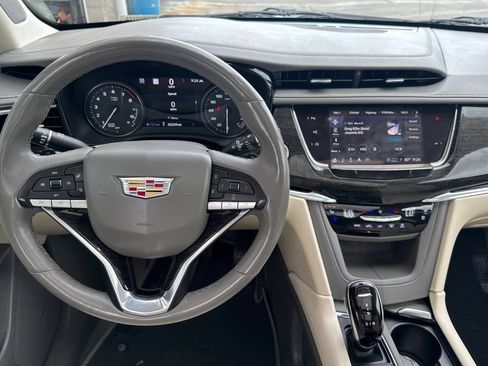 Certified 2021 Cadillac XT6 Premium Luxury w/ LPO, Radiant Package AWD/4WD image 18