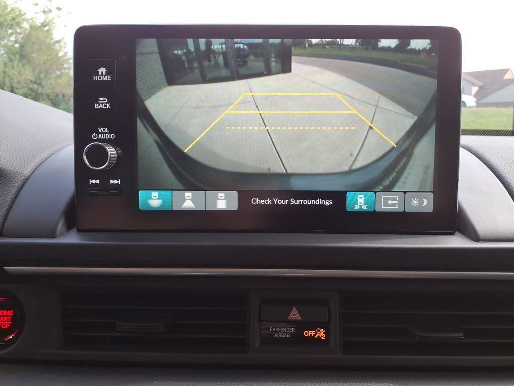 Used 2024 Honda Pilot Touring image 21