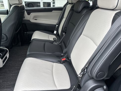 Used 2025 Honda Odyssey Elite image 13