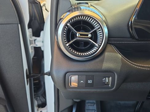 Used 2025 Chevrolet Blazer EV LT AWD/4WD image 18