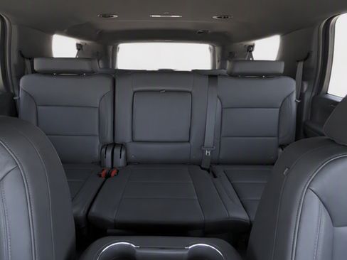 Used 2025 Chevrolet Suburban LT AWD/4WD image 7