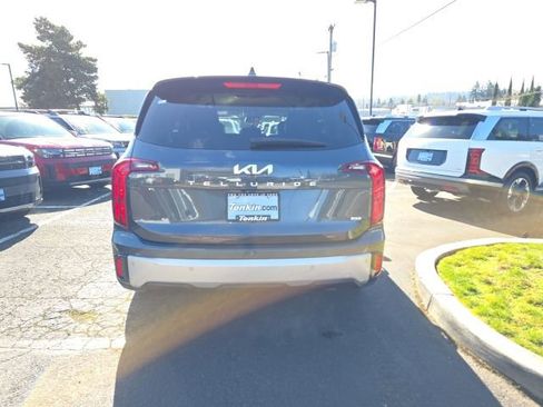 Used 2024 Kia Telluride LX image 6