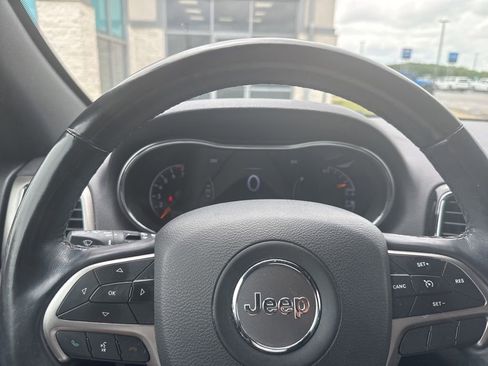Used 2021 Jeep Grand Cherokee Laredo X RWD image 18