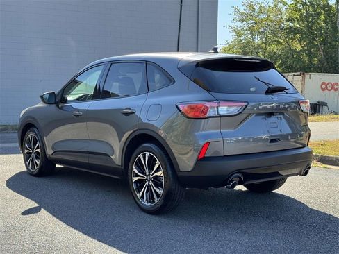 Used 2022 Ford Escape SE w/ SE Sport Appearance Package image 22