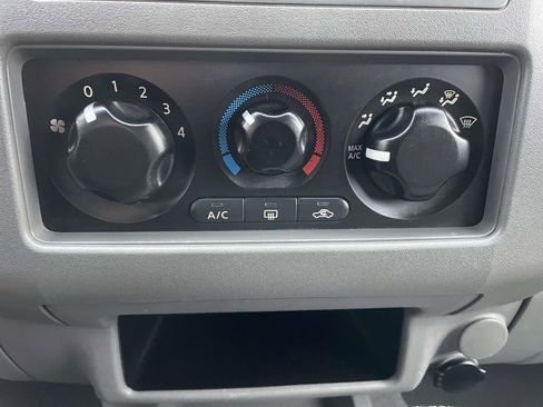 Used 2008 Nissan Frontier SE w/ SE Value Truck Pkg image 40