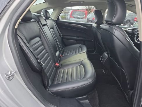 Used 2017 Ford Fusion SE w/ Equipment Group 202A image 31