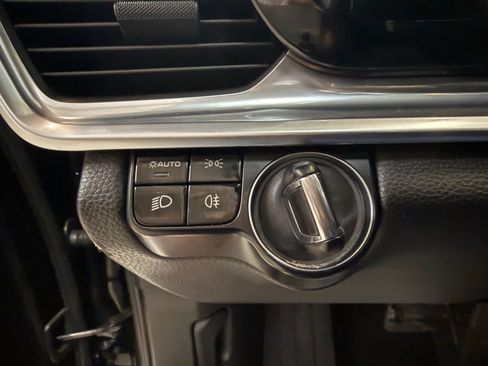 Used 2018 Porsche Panamera 4 image 21