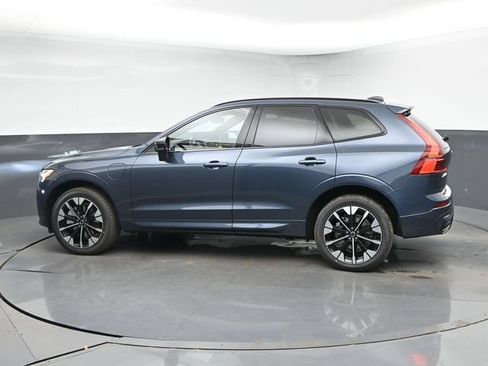 New 2026 Volvo XC60 T8 Plus w/ Climate Package PRO AWD/4WD image 7