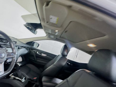 Used 2022 Nissan Rogue Sport SL w/ Premium Package image 26