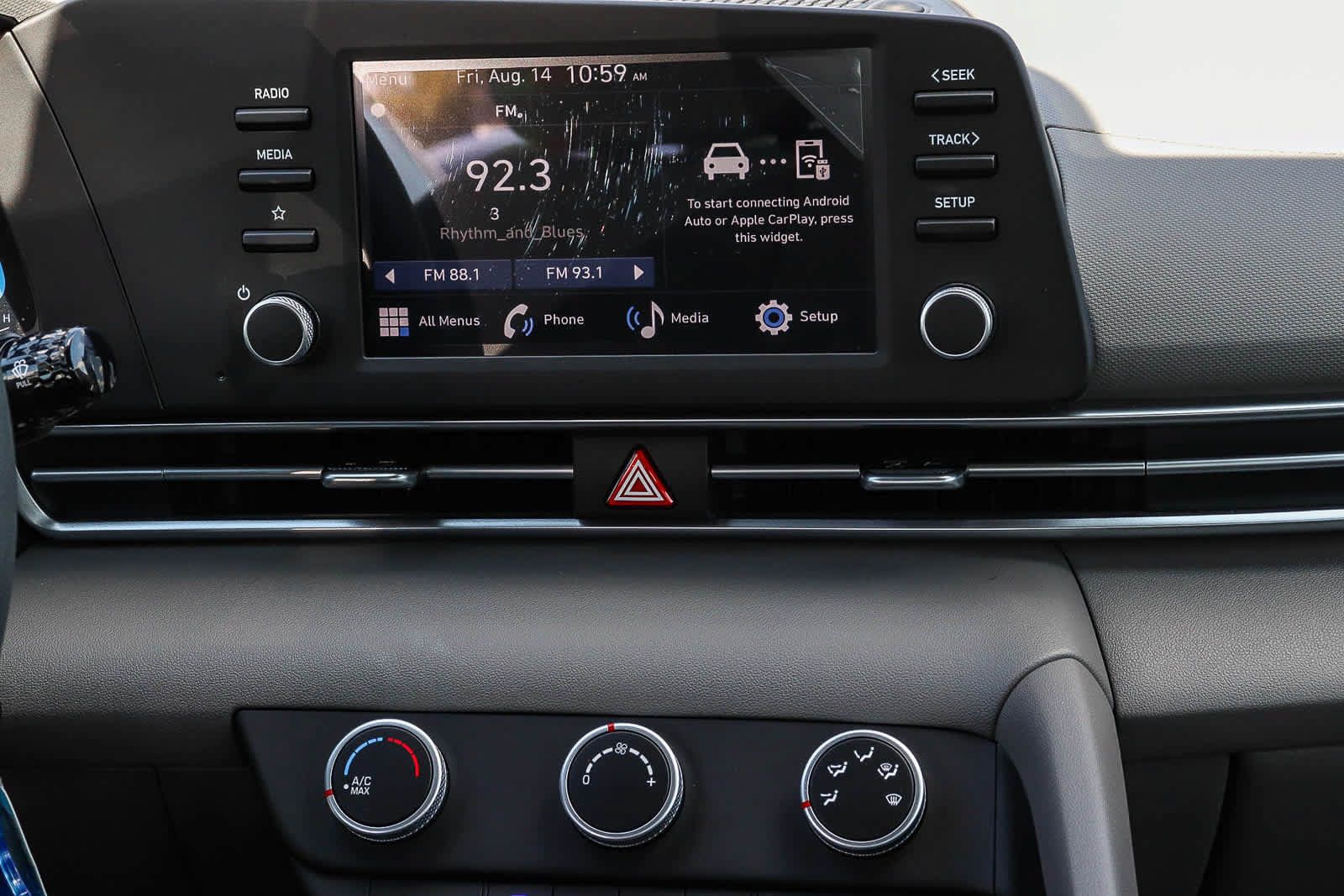Used 2025 Hyundai Elantra SE w/ Cargo Package FWD image 18