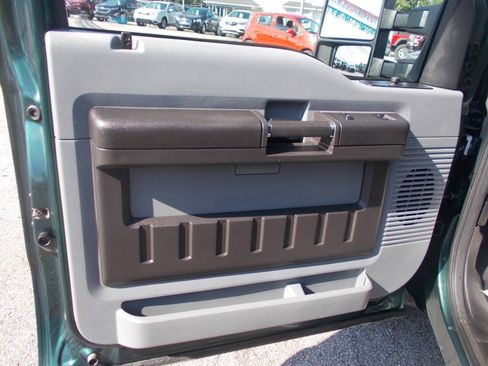 Used 2011 Ford F550 4x4 Regular Cab Super Duty w/ Payload Upgrade Pkg image 12