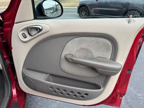 Used 2002 Chrysler PT Cruiser Limited FWD image 18