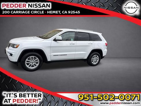 Used 2018 Jeep Grand Cherokee Laredo RWD image 1