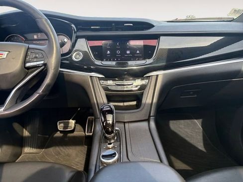Used 2022 Cadillac XT6 Sport AWD/4WD image 11