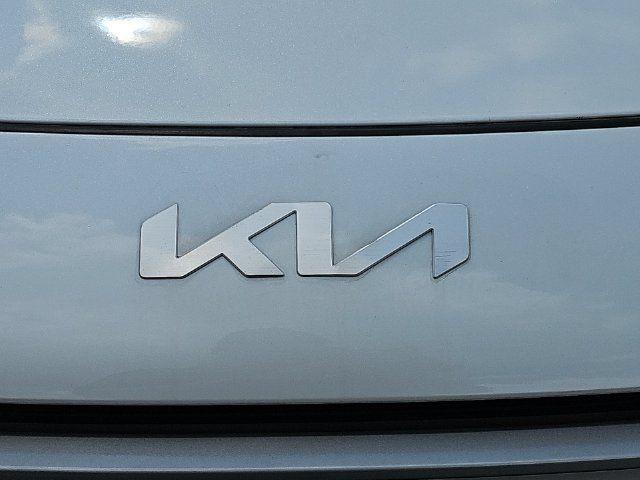 Used 2023 Kia Niro EX FWD image 34