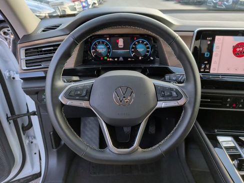 Used 2026 Volkswagen Atlas SE FWD image 13