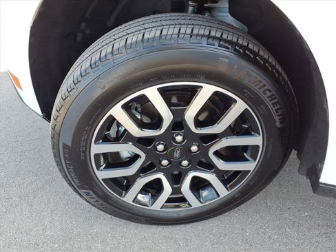 Certified 2024 Ford Maverick Lariat image 9