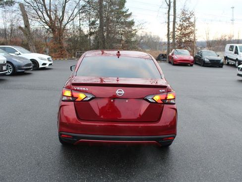 Used 2022 Nissan Versa SR image 7