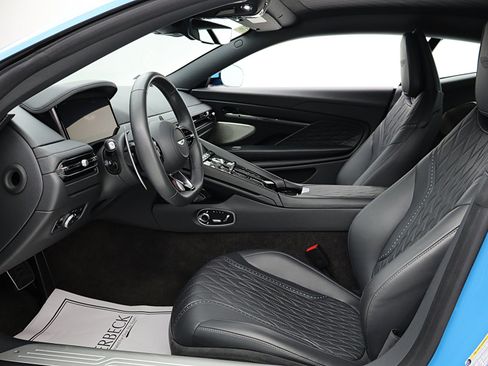 Used 2024 Aston Martin DB12 Coupe RWD image 39