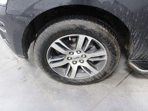 Used 2022 Ford Expedition Max Limited image 40