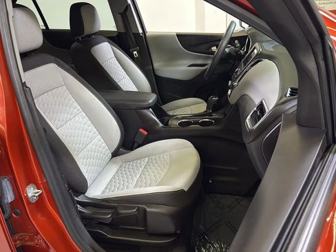 Used 2020 Chevrolet Equinox LS w/ LS Convenience Package image 16