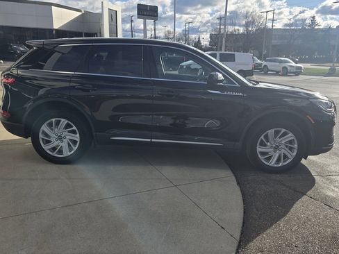 Certified 2023 Lincoln Corsair AWD image 2