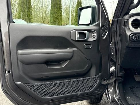 New 2026 Jeep Gladiator Sport image 17