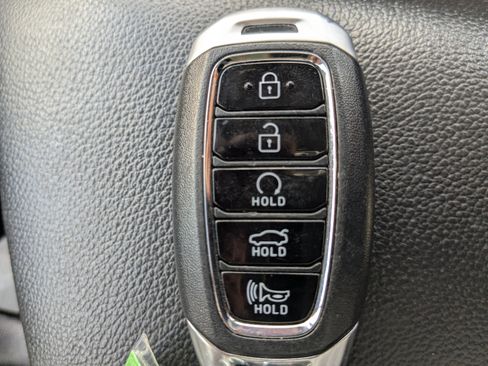 Used 2022 Hyundai Elantra SEL FWD image 34