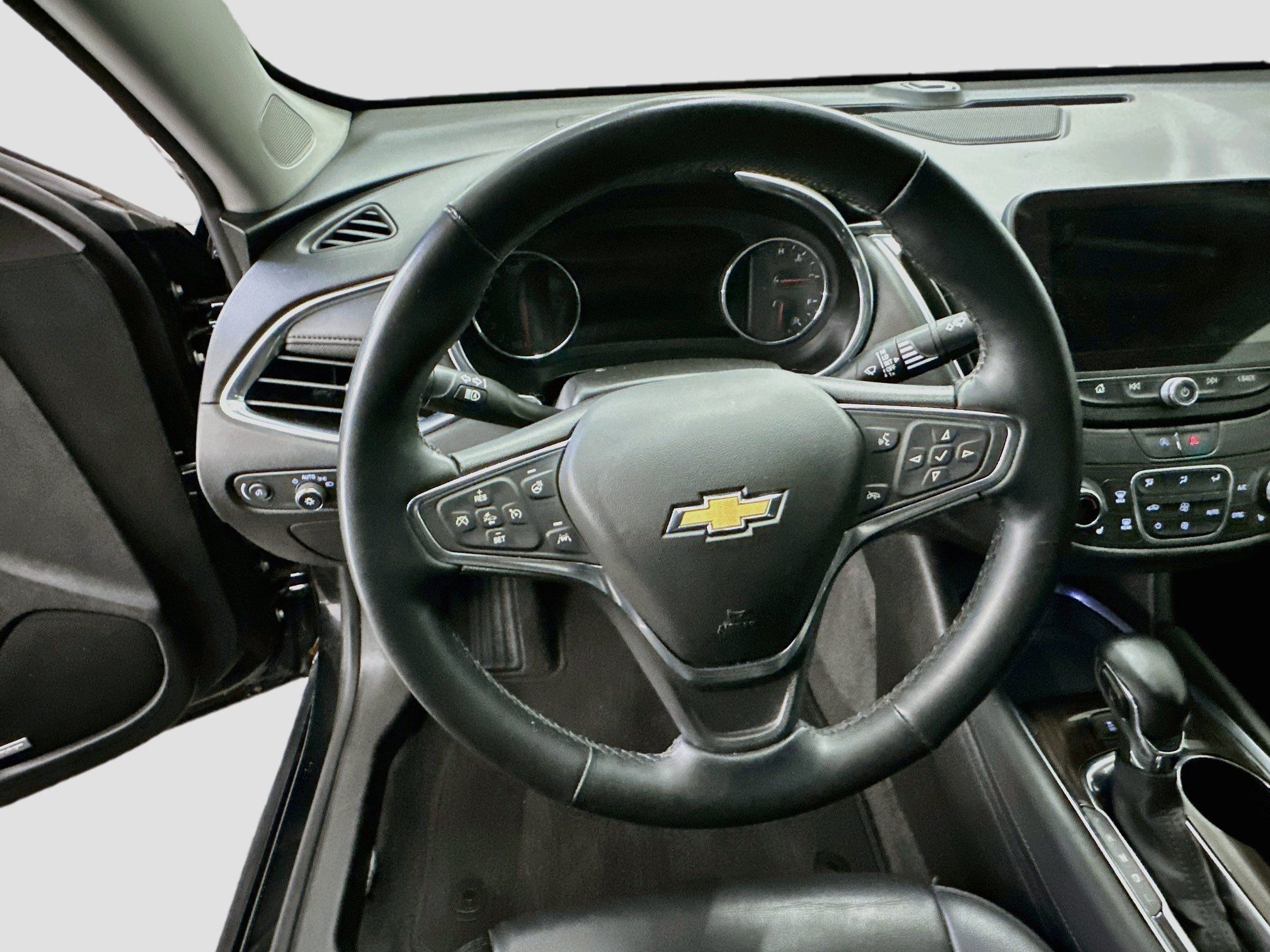 Used 2024 Chevrolet Malibu LT FWD image 18