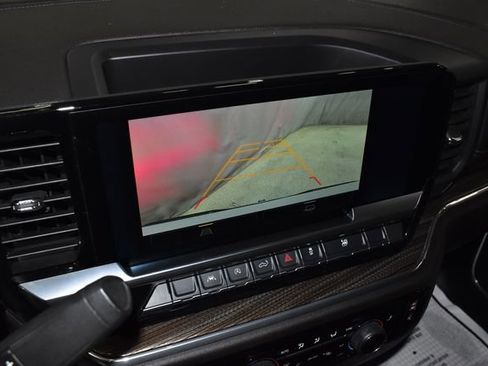 Used 2025 Chevrolet Silverado 1500 LT image 17